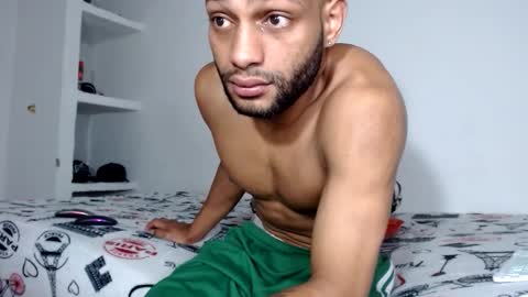 Snapshot of sexseason777 chatting on 05/17/26, 08:27 STIIV G online show from 05/17/26, 08:27