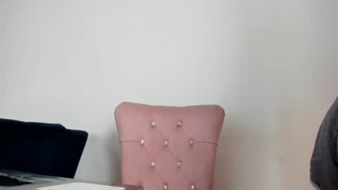 Snapshot of sexual_addiction chatting on 10/05/25, 10:07 SARA online show from 10/05/25, 10:07