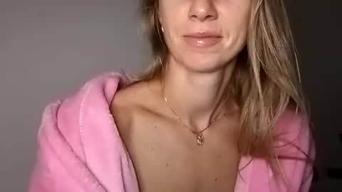 Snapshot of sexualangel chatting on 09/09/25, 06:24 Verona online show from 09/09/25, 06:24