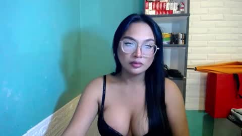 Snapshot of sexuallyattractive_mae chatting on 05/21/26, 09:11 sexuallyattractive_mae online show from 05/21/26, 09:11