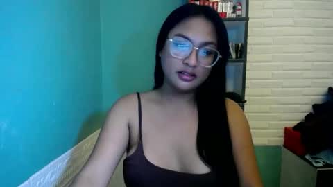 Snapshot of sexuallyattractive_mae chatting on 05/24/26, 04:06 sexuallyattractive_mae online show from 05/24/26, 04:06