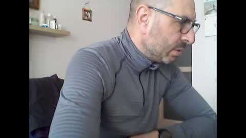 Snapshot of sexualman1900 chatting on 02/19/25, 09:39 sexualman1900 online show from 02/19/25, 09:39