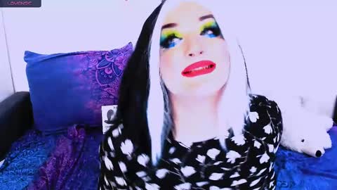 Snapshot of sexxx_queen chatting on 12/27/24, 11:06 sexxx_queen online show from 12/27/24, 11:06