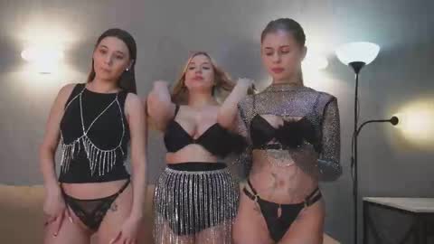 Snapshot of sexxxsirens chatting on 03/03/25, 10:28 Hannah Monica Annie Andrea Eva Lina online show from 03/03/25, 10:28