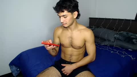 Snapshot of sexxxyjuan99 chatting on 04/24/26, 03:53 JUAN online show from 04/24/26, 03:53