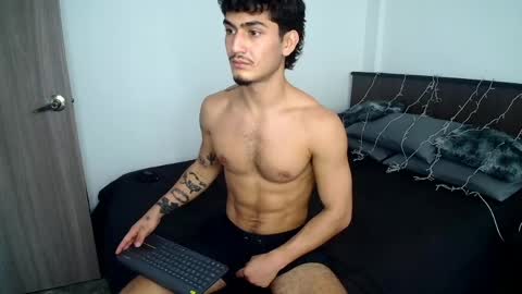 Snapshot of sexxxyjuan99 chatting on 05/07/26, 03:50 JUAN online show from 05/07/26, 03:50