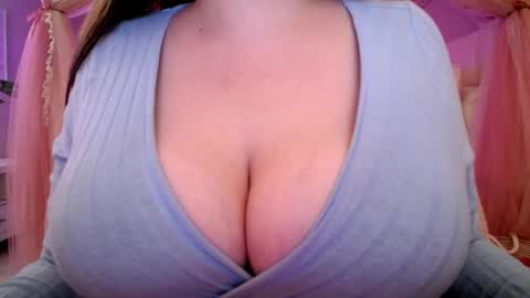 Snapshot of sexxxyprincess chatting on 05/27/26, 01:35 Princess online show from 05/27/26, 01:35
