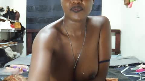 Snapshot of sexxy_melody chatting on 06/18/26, 04:33 horny dick lover online show from 06/18/26, 04:33