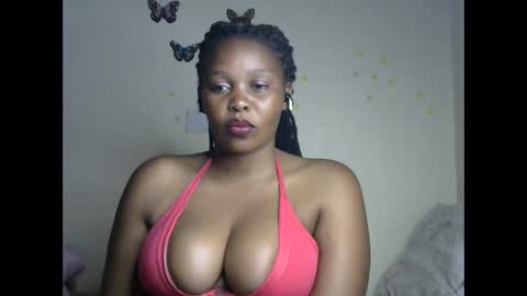 Snapshot of sexxy_savage chatting on 03/12/25, 10:17 sexxy_savage online show from 03/12/25, 10:17
