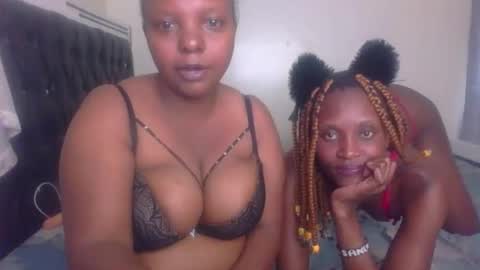 Snapshot of sexxy_surphire chatting on 09/26/25, 06:17 Sexxy surphire online show from 09/26/25, 06:17