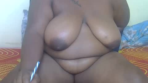 Snapshot of sexxydripy chatting on 02/25/26, 12:42 sly online show from 02/25/26, 12:42