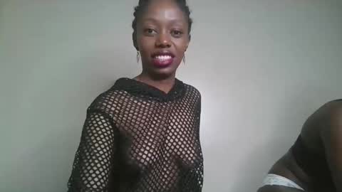 sexy_banny4 online show from 01/14/26, 12:55