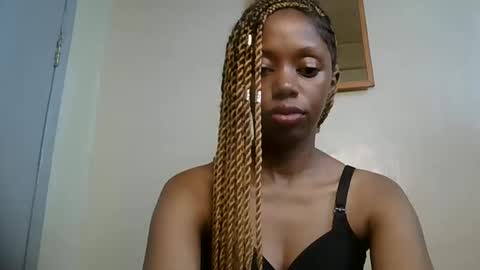 sexy_banny4 online show from 04/13/26, 12:54