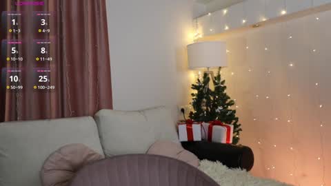 Snapshot of sexy_blonde_doll chatting on 12/22/24, 01:22 Lina online show from 12/22/24, 01:22