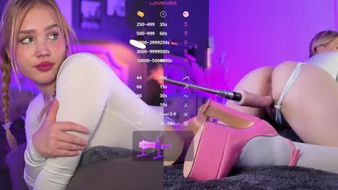 Snapshot of sexy_blonde_doll chatting on 01/30/25, 05:39 Lina online show from 01/30/25, 05:39