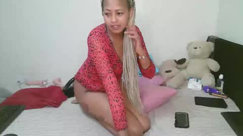 sexy_bluegirl online show from 04/24/26, 10:18