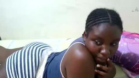 Snapshot of sexy_butt1 chatting on 05/25/26, 08:04 sexy butt1 online show from 05/25/26, 08:04