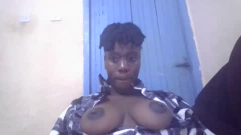 sexy_butty01 online show from 04/17/26, 06:33