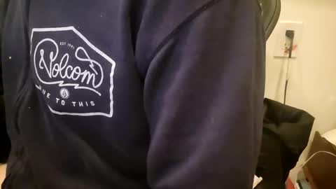 Snapshot of sexy_cayden chatting on 12/17/25, 12:55 Cayden online show from 12/17/25, 12:55