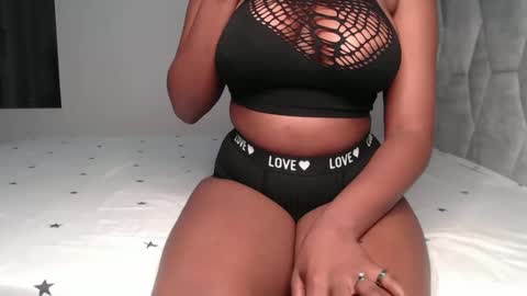 Snapshot of sexy_chocolata chatting on 01/30/25, 10:08 chocolata online show from 01/30/25, 10:08