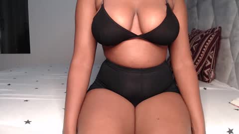 Snapshot of sexy_chocolata chatting on 02/04/25, 12:40 chocolata online show from 02/04/25, 12:40