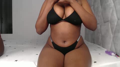 Snapshot of sexy_chocolata chatting on 02/22/25, 01:22 chocolata online show from 02/22/25, 01:22