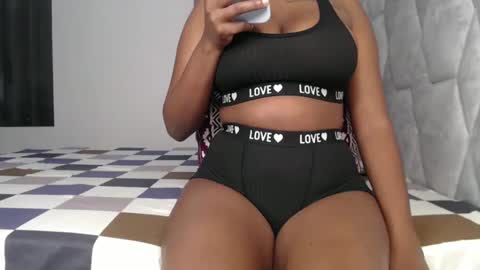 Snapshot of sexy_chocolata chatting on 02/24/25, 06:05 chocolata online show from 02/24/25, 06:05