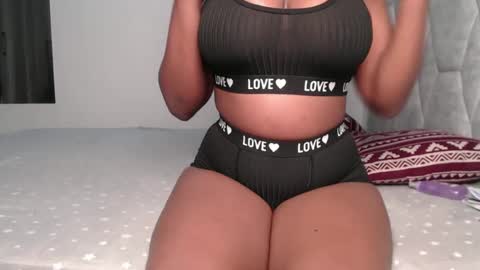 Snapshot of sexy_chocolata chatting on 03/08/25, 08:44 chocolata online show from 03/08/25, 08:44
