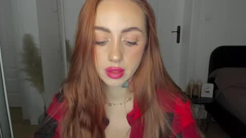 C o r a l i e online show from 11/17/25, 02:45