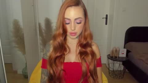 C o r a l i e online show from 11/25/25, 06:08