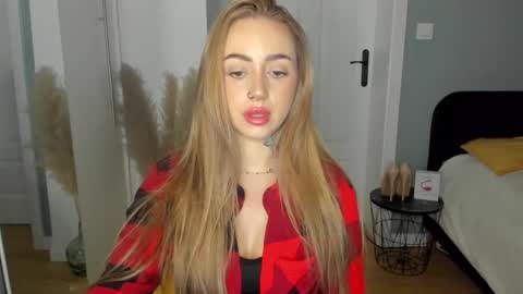 C o r a l i e online show from 04/22/26, 02:07