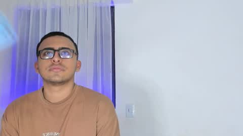 sexy_couple_xx1 online show from 10/23/25, 10:14