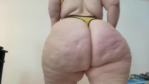 Snapshot of sexy_curvi chatting on 12/19/24, 04:57 karla instagram online show from 12/19/24, 04:57