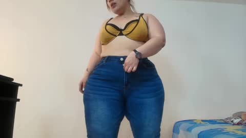 Snapshot of sexy_curvi chatting on 12/19/24, 11:03 karla instagram online show from 12/19/24, 11:03