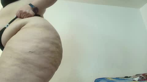 Snapshot of sexy_curvi chatting on 12/20/24, 04:46 karla instagram online show from 12/20/24, 04:46