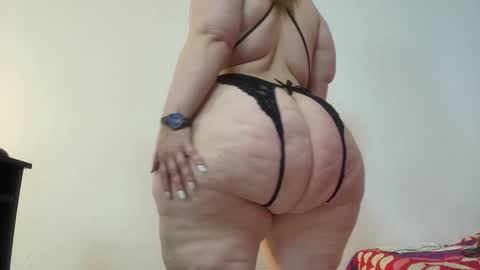 Snapshot of sexy_curvi chatting on 12/25/24, 06:09 karla instagram online show from 12/25/24, 06:09