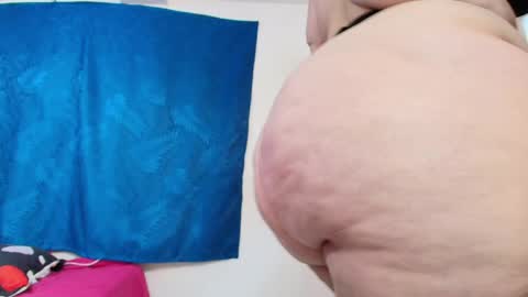 karla           instagram  online show from 04/04/26, 04:37