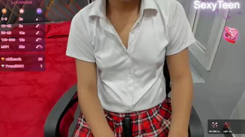 Snapshot of sexy_doll_1_ chatting on 02/17/25, 05:21 Sexydoll online show from 02/17/25, 05:21