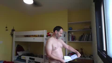 Snapshot of sexy_don40 chatting on 11/04/25, 08:35 sexy_don40 online show from 11/04/25, 08:35