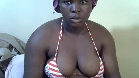 Snapshot of sexy_ebony20 chatting on 02/15/25, 09:05 ebony online show from 02/15/25, 09:05