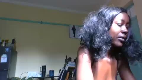 Snapshot of sexy_ebony_princess chatting on 10/07/25, 01:19 Trina online show from 10/07/25, 01:19