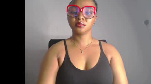 Snapshot of sexy_ebonygirl_ chatting on 02/05/26, 06:56 Clara online show from 02/05/26, 06:56