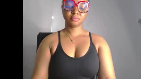 Snapshot of sexy_ebonygirl_ chatting on 02/06/26, 07:12 Clara online show from 02/06/26, 07:12