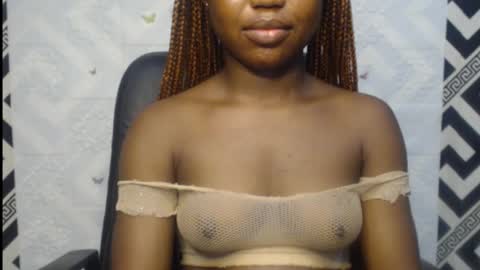 Snapshot of sexy_floral chatting on 10/03/25, 10:29 Angela online show from 10/03/25, 10:29