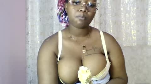 Snapshot of sexy_helle chatting on 07/28/26, 05:01 sexy_helle online show from 07/28/26, 05:01