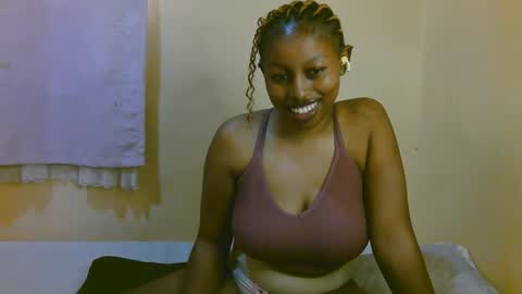 Snapshot of sexy_latasha chatting on 05/15/26, 07:59 sexy_latasha online show from 05/15/26, 07:59