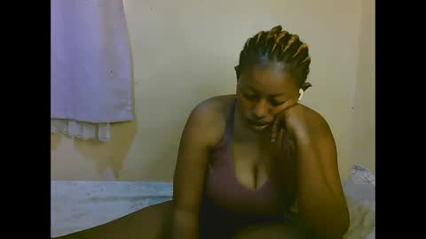 Snapshot of sexy_latasha chatting on 05/23/26, 08:29 sexy_latasha online show from 05/23/26, 08:29