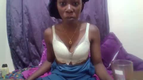 Snapshot of sexy_leila3 chatting on 10/11/25, 10:47 kayla online show from 10/11/25, 10:47