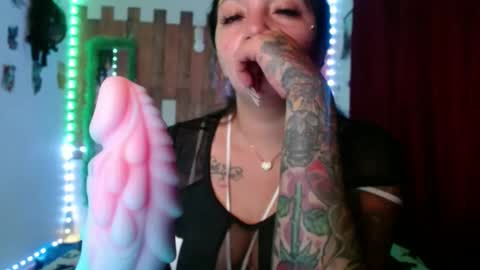 sexy lolas online show from 01/19/25, 04:12