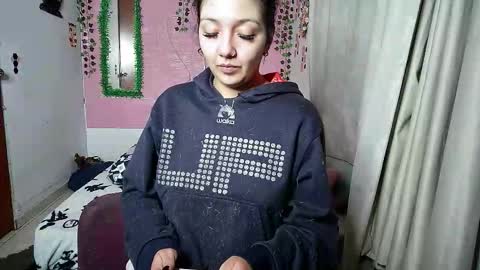 sexy lolas online show from 11/08/25, 03:18